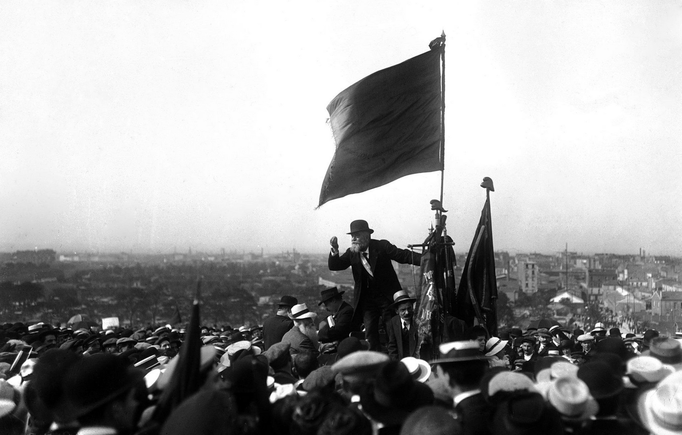 Image of Jean Jaurès speaking at a rally.
